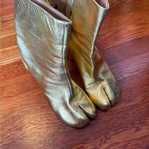 Gold Leather Women's Tabi Ankle Boots - Maison Martin Margiela